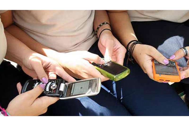 Tallers pràctics per aprendre a utilitzar els dispositius mòbils a Benissa Tallers pràctics per aprendre a utilitzar els dispositius mòbils a Benissa