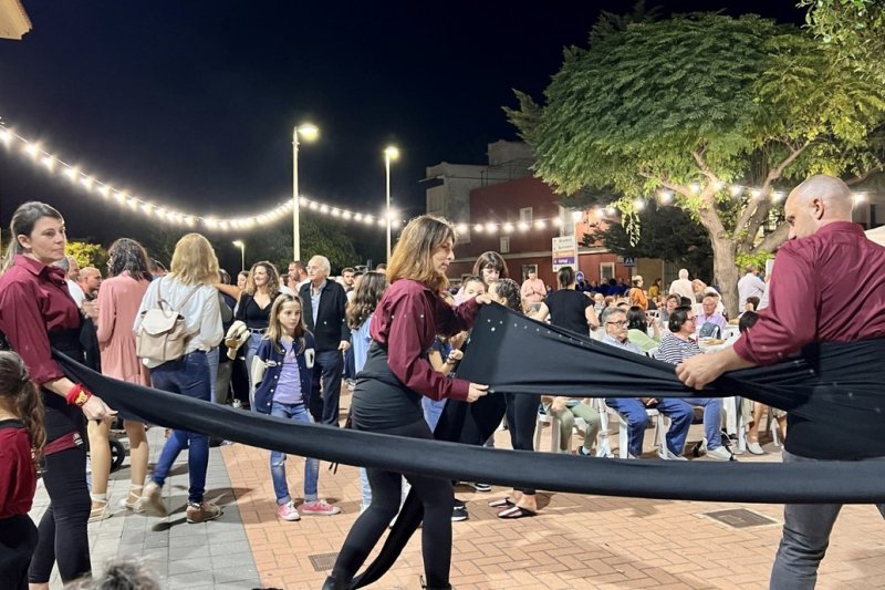 Un castell per a la figura número cent  Un castell per a la figura número cent