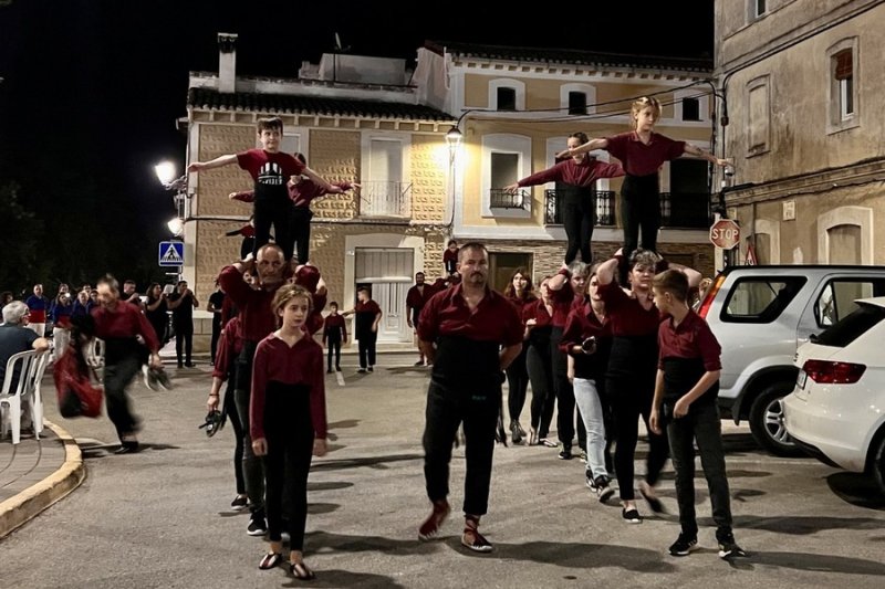 Un castell per a la figura número cent  Un castell per a la figura número cent