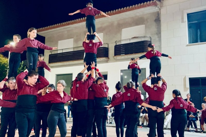 Un castell per a la figura número cent  Un castell per a la figura número cent