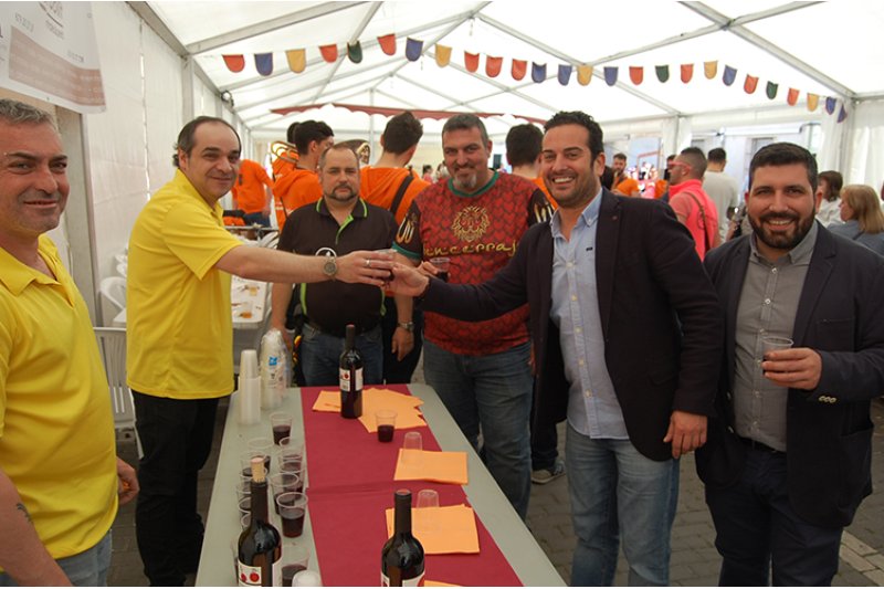 El Verger: El Mig Any Moro i Cristià i la Fira de Comerç omplin un cap de setmana ple d’activitat El Verger: El Mig Any Moro i Cristià i la Fira de Comerç omplin un cap de setmana ple d’activitat