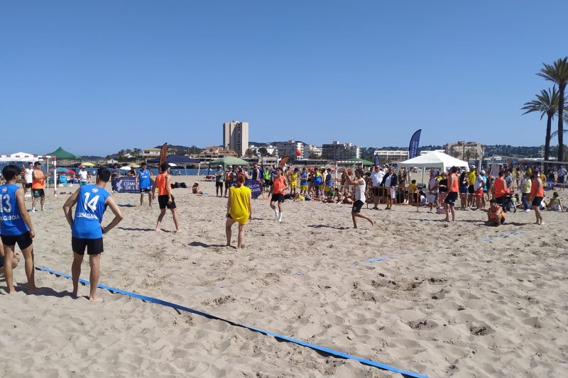 El Arenal de Xàbia, sede este fin de semana de la Liga Autonómica de Handbol Platja El Arenal de Xàbia, sede este fin de semana de la Liga Autonómica de Handbol Platja