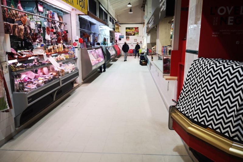 El Mercat de Dénia concluye las obras de pavimentación El Mercat de Dénia concluye las obras de pavimentación