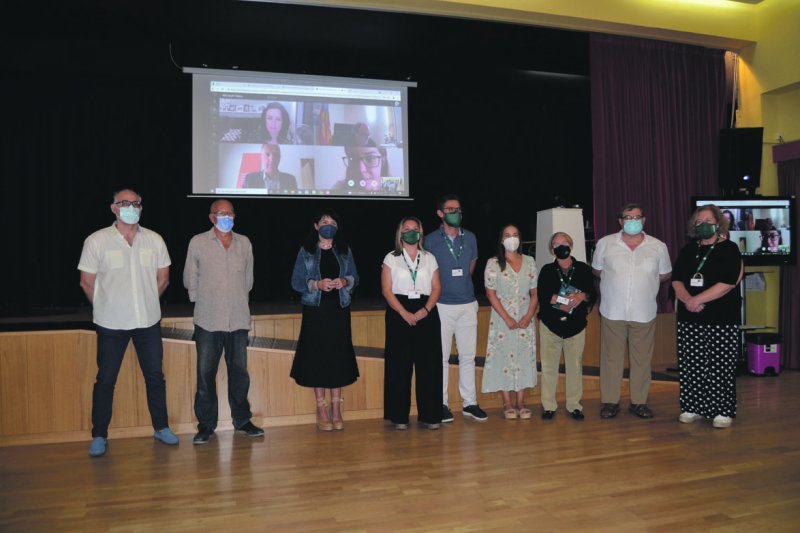 La UNED amplía su oferta con microtítulos y se prepara para celebrar su 40 aniversario La UNED amplía su oferta con microtítulos y se prepara para celebrar su 40 aniversario