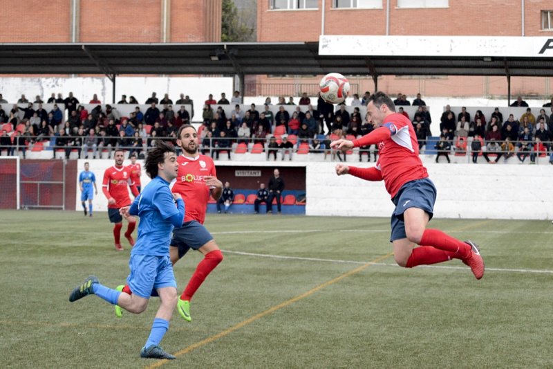 El líder Pego guanya al Pedreguer (1-0) i es posa a set punts del segon El líder Pego guanya al Pedreguer (1-0) i es posa a set punts del segon
