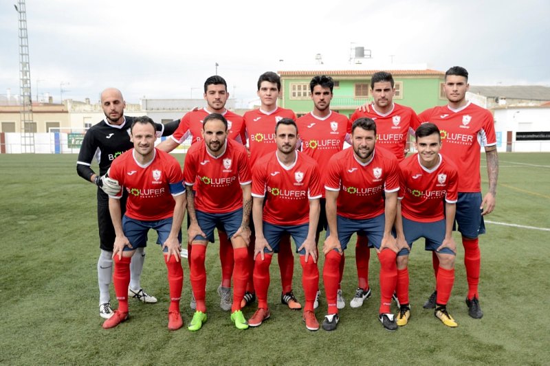 El líder Pego guanya al Pedreguer (1-0) i es posa a set punts del segon El líder Pego guanya al Pedreguer (1-0) i es posa a set punts del segon