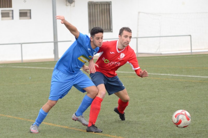 El líder Pego guanya al Pedreguer (1-0) i es posa a set punts del segon El líder Pego guanya al Pedreguer (1-0) i es posa a set punts del segon