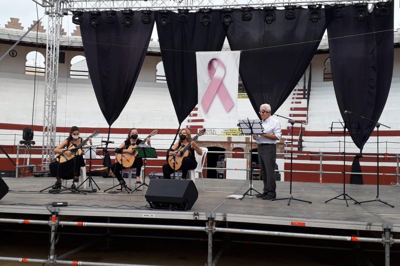 La Junta Local de l’AECC d’Ondara organitza un recital de poesia solidària al Prado per al 30 d’agost La Junta Local de l’AECC d’Ondara organitza un recital de poesia solidària al Prado per al 30 d’agost