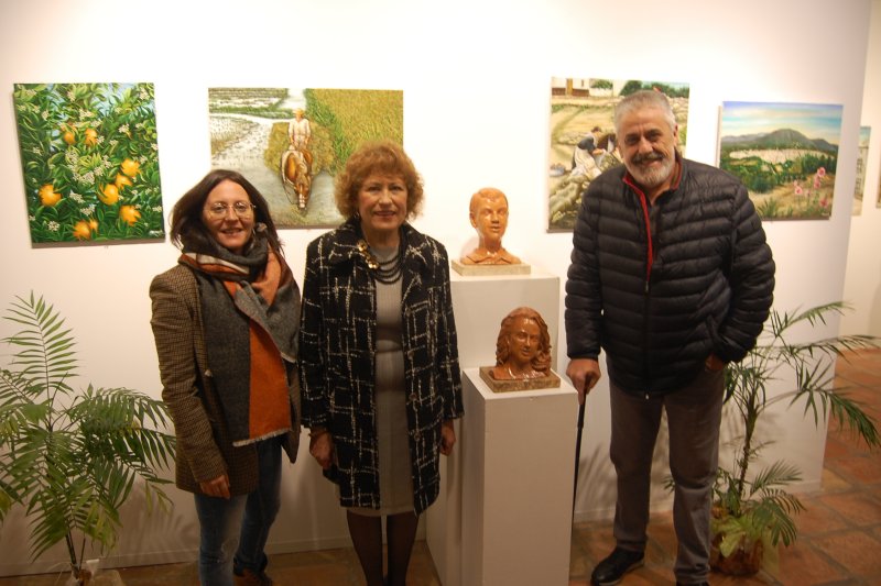 La pintora Tere Ferrando retoma la senda del costumbrismo en el Centro de Exposiciones de Pego La pintora Tere Ferrando retoma la senda del costumbrismo en el Centro de Exposiciones de Pego