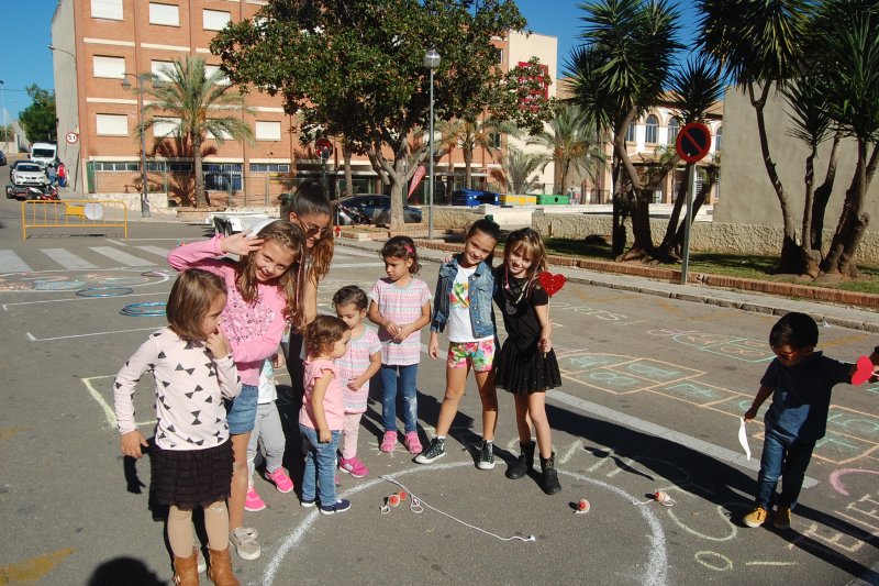 Un cabàs de comerços vertebra la promoció del sector a Pego Un cabàs de comerços vertebra la promoció del sector a Pego
