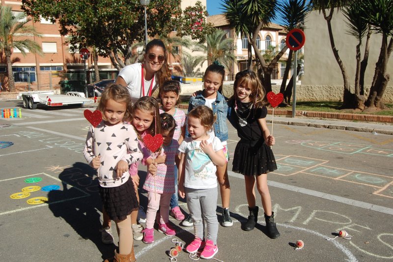 Un cabàs de comerços vertebra la promoció del sector a Pego Un cabàs de comerços vertebra la promoció del sector a Pego