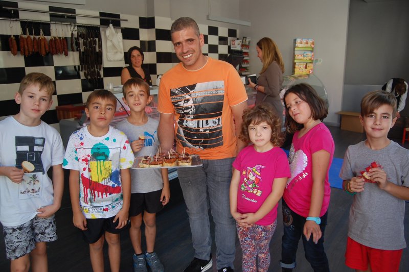 Un cabàs de comerços vertebra la promoció del sector a Pego Un cabàs de comerços vertebra la promoció del sector a Pego