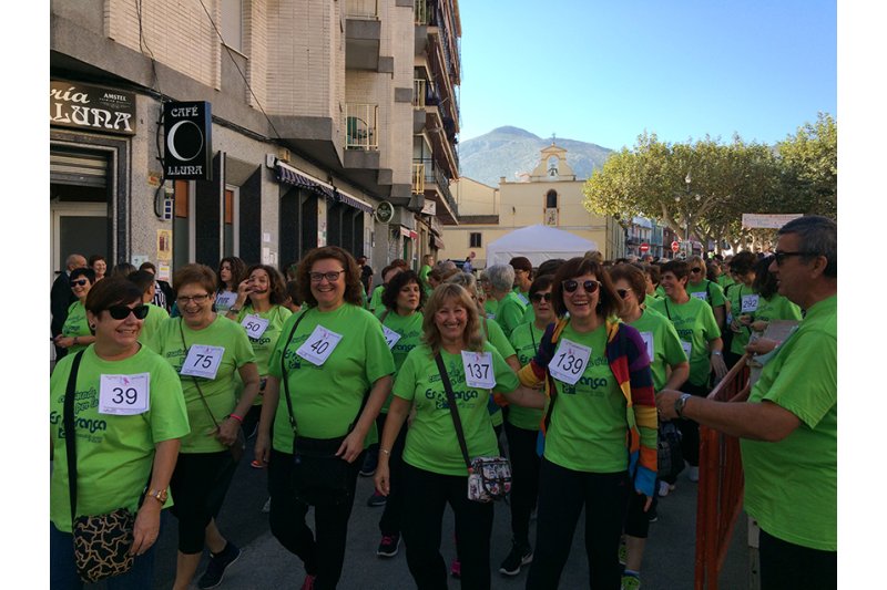 La caminada d’Esperança contra el càncer de Pego compta amb la participació de vora quatre-centes persones La caminada d’Esperança contra el càncer de Pego compta amb la participació de vora quatre-centes persones