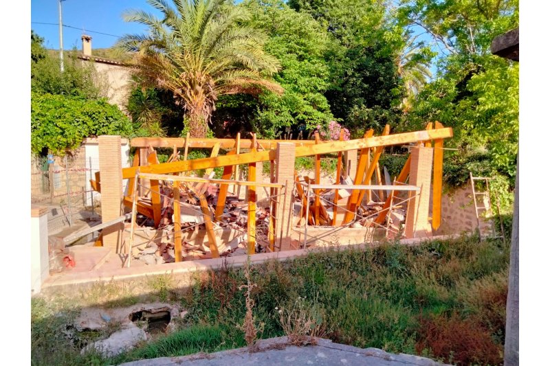 Se viene abajo la cubierta del lavadero de Orba Se viene abajo la cubierta del lavadero de Orba