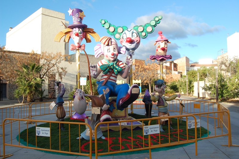 Pego: La Font s’imposa en monument gran, infantil i presentació  en unes falles marcades pel vent Pego: La Font s’imposa en monument gran, infantil i presentació  en unes falles marcades pel vent