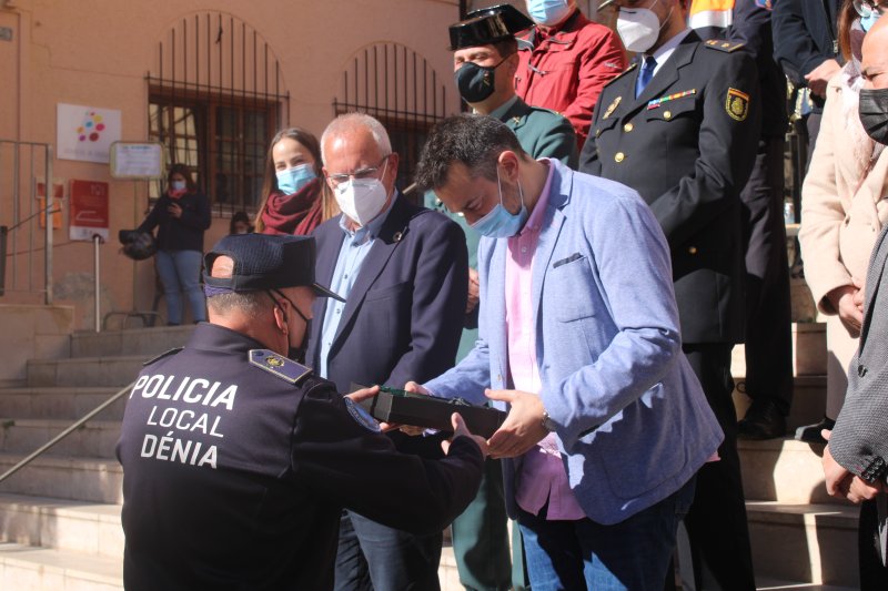 Despedida a Martínez Espasa tras 14 años como jefe de la Policía Local de Dénia  Despedida a Martínez Espasa tras 14 años como jefe de la Policía Local de Dénia