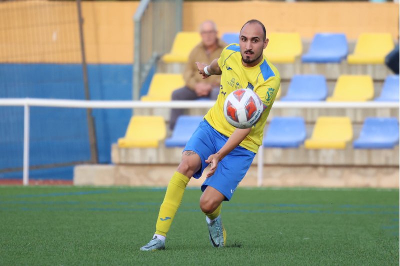 Bombazo en la Lliga Comunitat: Panucci abandona el Dénia y ficha por el Calpe Bombazo en la Lliga Comunitat: Panucci abandona el Dénia y ficha por el Calpe