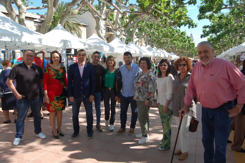 Talleres, demostraciones y concurso de pintura rápida revitalizan la Fira de Comerç de Pego 2022 en el paseo Cervantes Talleres, demostraciones y concurso de pintura rápida revitalizan la Fira de Comerç de Pego 2022 en el paseo Cervantes