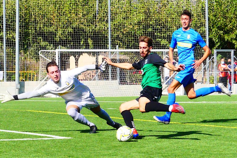 Preferente: El Pedreguer vence al Calpe con gol de Miquel  Preferente: El Pedreguer vence al Calpe con gol de Miquel