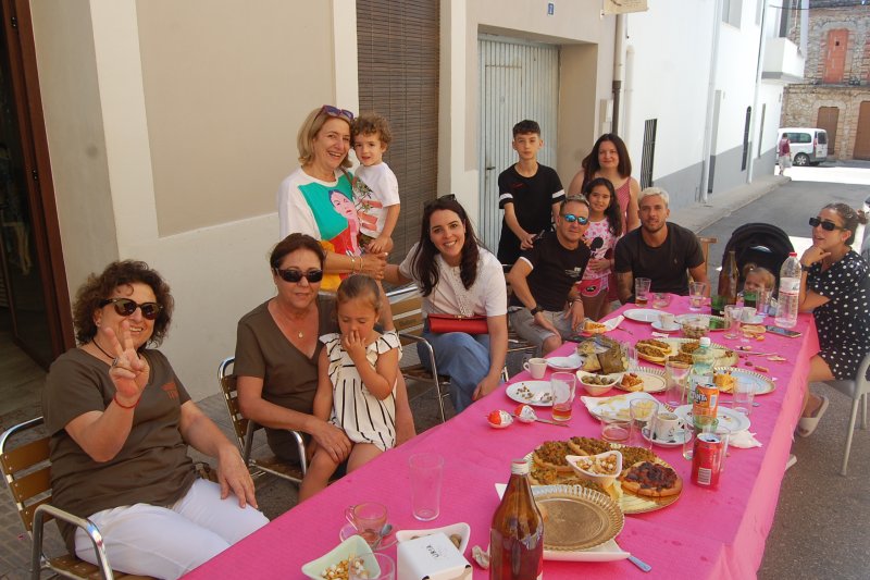 La baixada de Sant Antoni da el pistoletazo de salida a las fiestas de la Colombófila de Sanet y Els Negrals La baixada de Sant Antoni da el pistoletazo de salida a las fiestas de la Colombófila de Sanet y Els Negrals