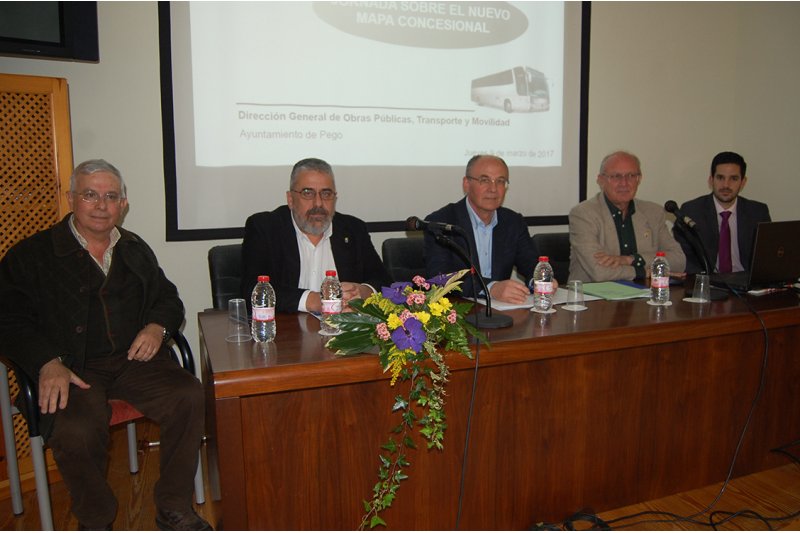 La Mancomunitat de Pego i Les Valls reivindica millores en el transport públic per combatre l’aïllament de la zona La Mancomunitat de Pego i Les Valls reivindica millores en el transport públic per combatre l’aïllament de la zona