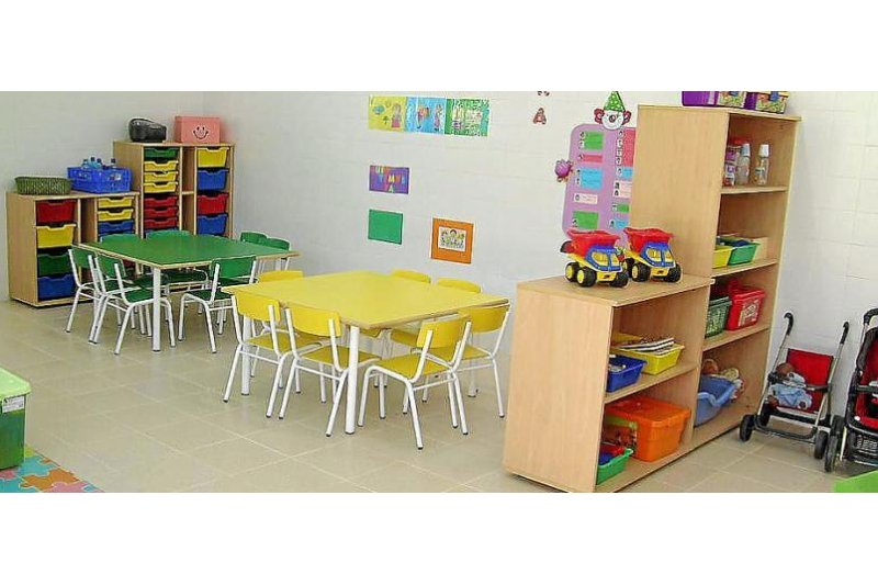 El Ministeri rectifica i l'Ajuntament desconvoca el ple per dissoldre l'Escola Infantil de Pedreguer El Ministeri rectifica i l'Ajuntament desconvoca el ple per dissoldre l'Escola Infantil de Pedreguer