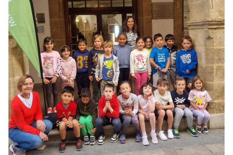 Cerca de 200 escolares se adentran a la lectura con la Biblioteca de Xàbia   Cerca de 200 escolares se adentran a la lectura con la Biblioteca de Xàbia