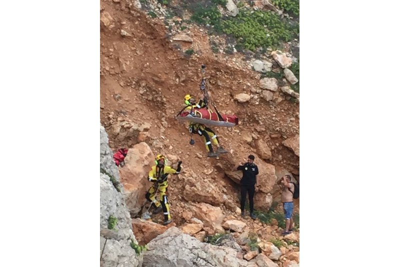 Cae un niño de 12 años de la senda de la Cova Tallada Cae un niño de 12 años de la senda de la Cova Tallada