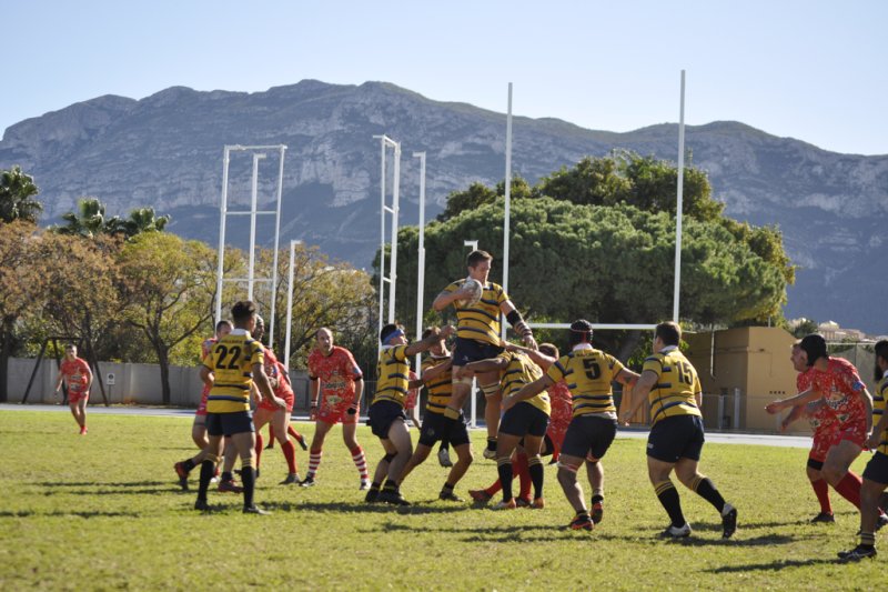 El Rugby Barbarians cae ante el líder en el último minuto (20-22) El Rugby Barbarians cae ante el líder en el último minuto (20-22)