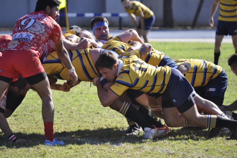 El Rugby Barbarians cae ante el líder en el último minuto (20-22) El Rugby Barbarians cae ante el líder en el último minuto (20-22)