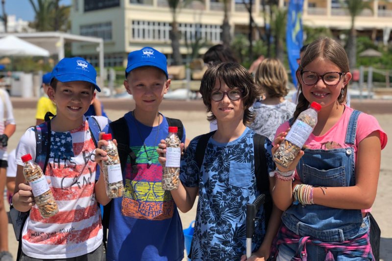 La Fundación Oceanogràfic y Paradores impulsan en Xàbia la segunda campaña Por un mar sin plástico La Fundación Oceanogràfic y Paradores impulsan en Xàbia la segunda campaña Por un mar sin plástico