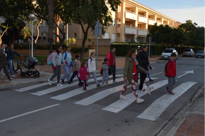 Pedibús crea seis líneas para que los escolares de Xàbia asistan andando a los colegios Pedibús crea seis líneas para que los escolares de Xàbia asistan andando a los colegios