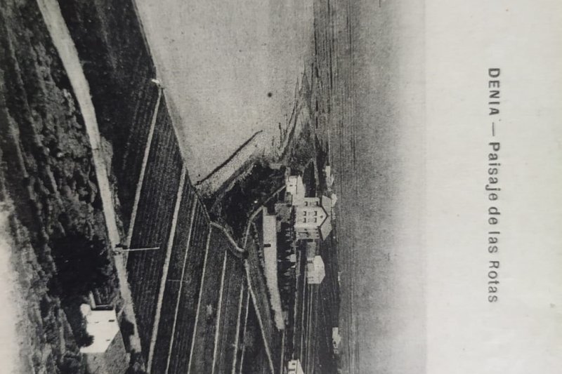 Retrat de la Dénia de fa 100 anys: Una sèrie postal recull en vint imatges el bategar d’una ciutat que travessava moments convulsos Retrat de la Dénia de fa 100 anys: Una sèrie postal recull en vint imatges el bategar d’una ciutat que travessava moments convulsos