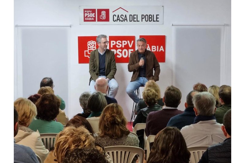 Chulvi y Arcadi participan en un encuentro con la militancia socialista de Xàbia Chulvi y Arcadi participan en un encuentro con la militancia socialista de Xàbia