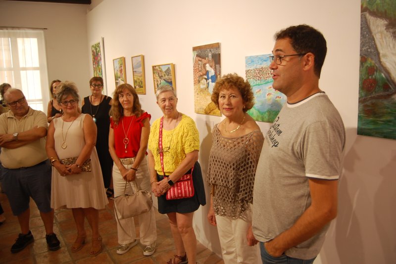Onze artistes configuren la mostra col·lectiva  “Pinzellades” al Centre Municipal d’Exposicions de Pego durant tot octubre Onze artistes configuren la mostra col·lectiva  “Pinzellades” al Centre Municipal d’Exposicions de Pego durant tot octubre