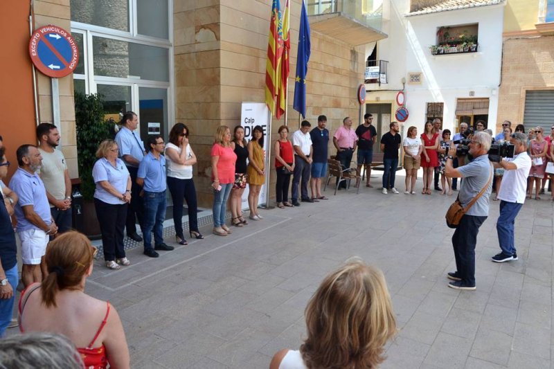 Calp muestra su repulsa por la muerte de  la mujer que ha sido apuñalada por su pareja  Calp muestra su repulsa por la muerte de  la mujer que ha sido apuñalada por su pareja