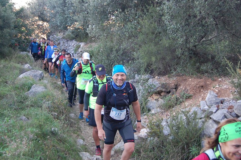 Atletisme: Pol Rodríguez i Kirsty Hall s’imposen en la categoria reina d’una Pego Trail que dobla la participació Atletisme: Pol Rodríguez i Kirsty Hall s’imposen en la categoria reina d’una Pego Trail que dobla la participació