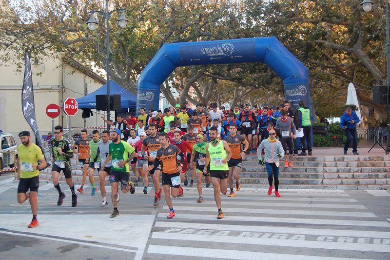Atletisme: Pol Rodríguez i Kirsty Hall s’imposen en la categoria reina d’una Pego Trail que dobla la participació Atletisme: Pol Rodríguez i Kirsty Hall s’imposen en la categoria reina d’una Pego Trail que dobla la participació