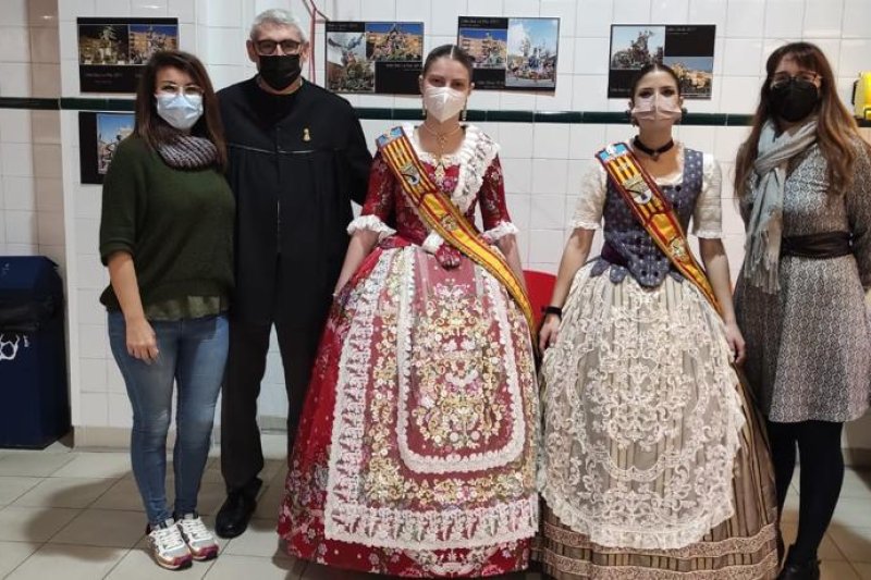 Exposición fotográfica de los premios de los 75 años de las fallas  en el mercado de Dénia  Exposición fotográfica de los premios de los 75 años de las fallas  en el mercado de Dénia
