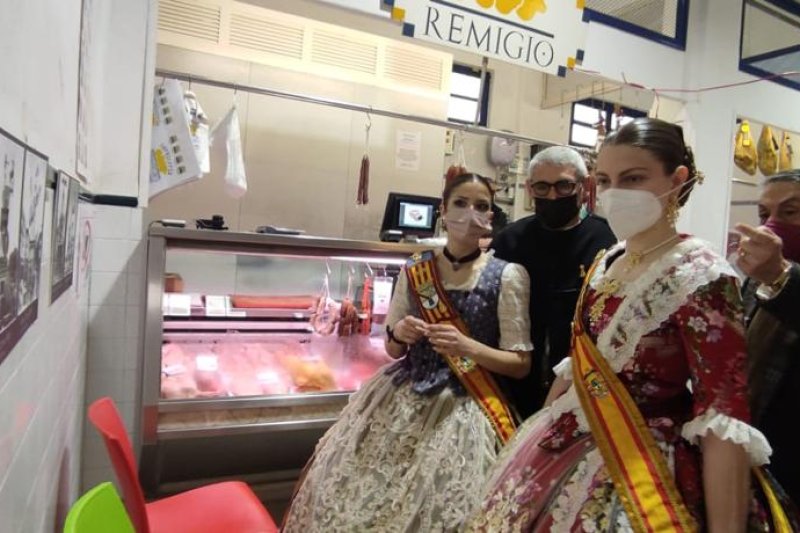 Exposición fotográfica de los premios de los 75 años de las fallas  en el mercado de Dénia  Exposición fotográfica de los premios de los 75 años de las fallas  en el mercado de Dénia