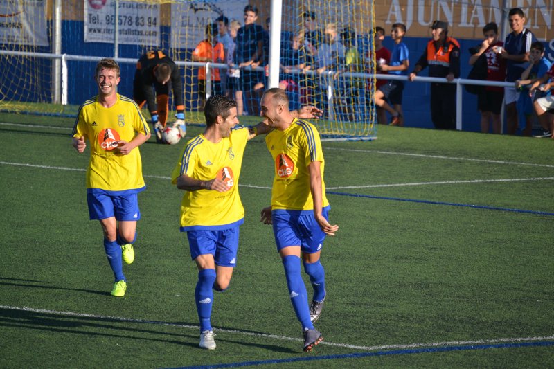 Fútbol Preferente: Dénia y Jávea ganan y se acercan a los puestos de promoción mientras el Calpe vuelve a perder Fútbol Preferente: Dénia y Jávea ganan y se acercan a los puestos de promoción mientras el Calpe vuelve a perder