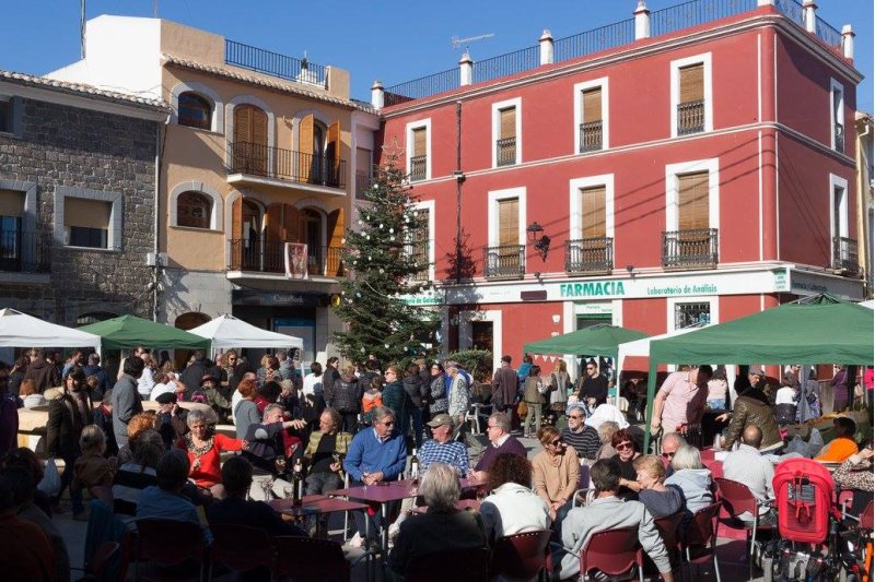 El Mercat de Nadal s’instal·la dissabte a la Plaça Major de Xaló El Mercat de Nadal s’instal·la dissabte a la Plaça Major de Xaló