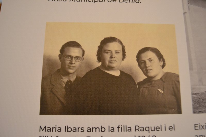 Escriure i viure a l’ombra del Montgó Escriure i viure a l’ombra del Montgó