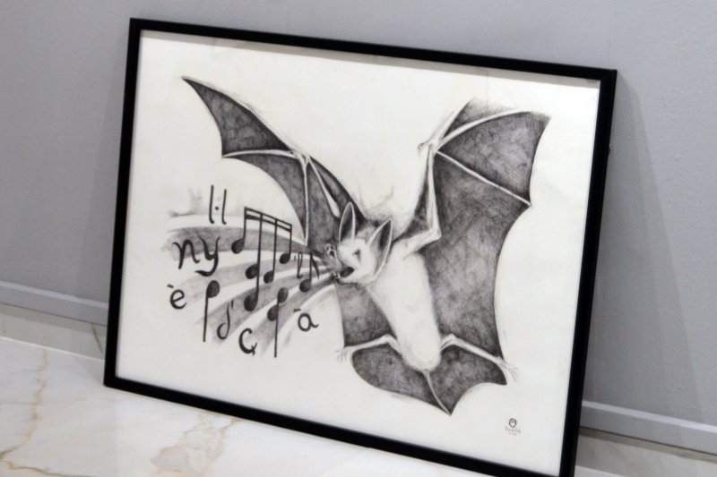 Toni Ortolà juga amb la intensitat, superposant i creuant línies, per reflexionar i fer crítica social Toni Ortolà juga amb la intensitat, superposant i creuant línies, per reflexionar i fer crítica social