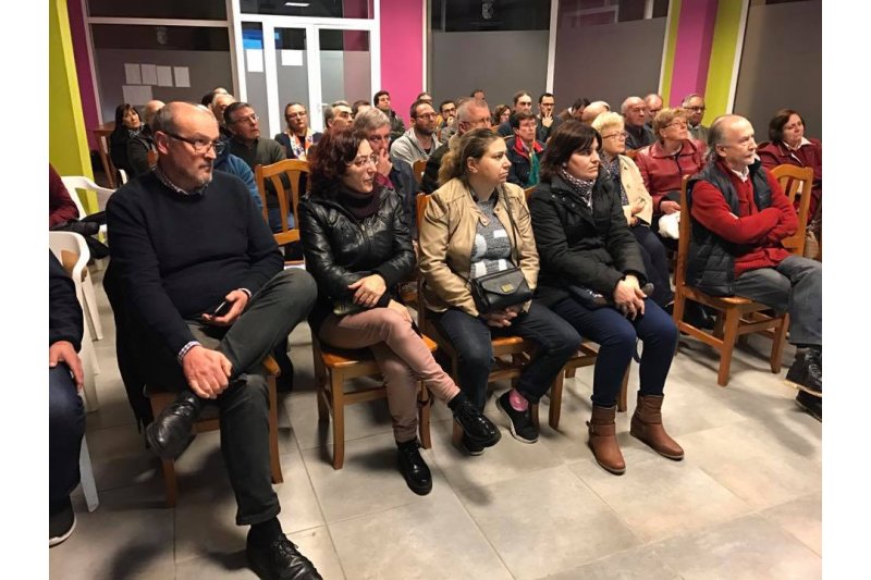 El agrónomo Jesús Reina explica en Poble Nou las afecciones del PATIVEL El agrónomo Jesús Reina explica en Poble Nou las afecciones del PATIVEL