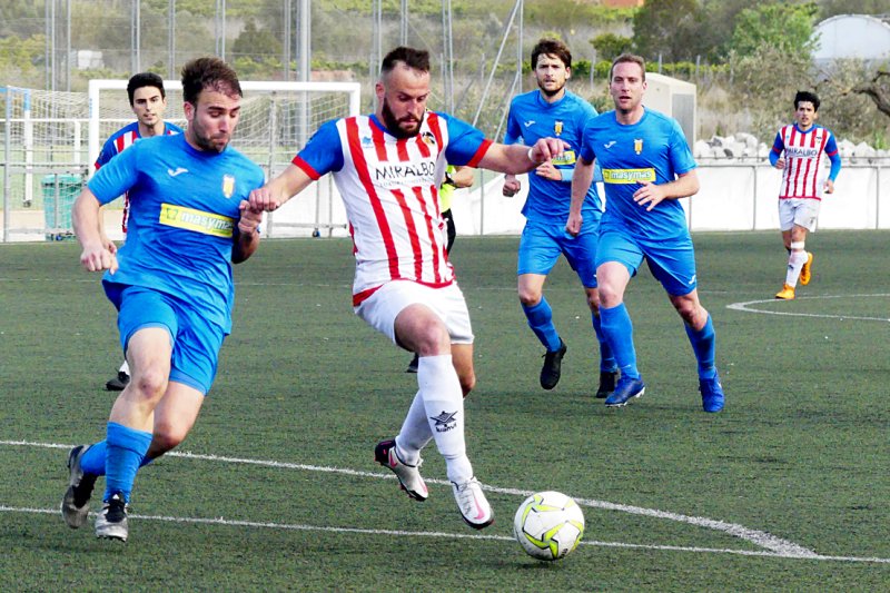 Preferente: El Pedreguer se crece en defensa ante un Jávea que no marca ni de penalti (0-0) Preferente: El Pedreguer se crece en defensa ante un Jávea que no marca ni de penalti (0-0)