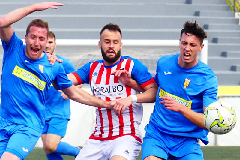 Preferente: El Pedreguer se crece en defensa ante un Jávea que no marca ni de penalti (0-0) Preferente: El Pedreguer se crece en defensa ante un Jávea que no marca ni de penalti (0-0)