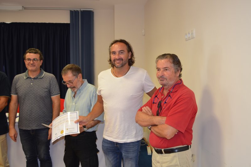 Ángel Tomás Zabala gana el premio Esculturas frente al Mar con su homenaje a las madres Ángel Tomás Zabala gana el premio Esculturas frente al Mar con su homenaje a las madres