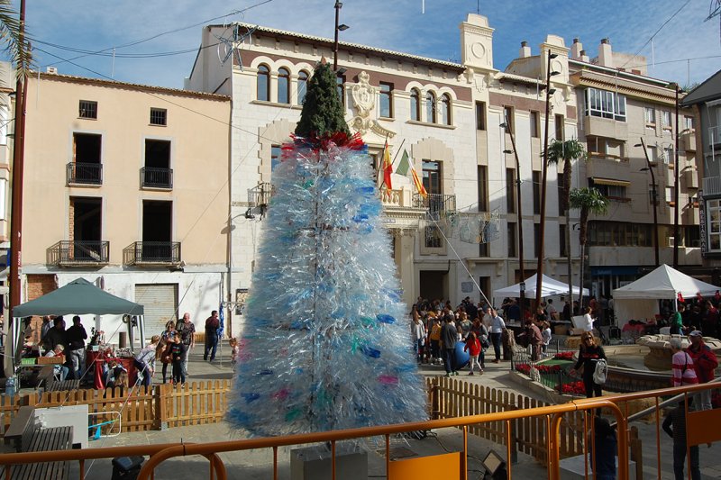 El Mercat del solstici d’hivern de Pego s’endinsa en les pràctiques ancestrals pels canvis d’estació El Mercat del solstici d’hivern de Pego s’endinsa en les pràctiques ancestrals pels canvis d’estació