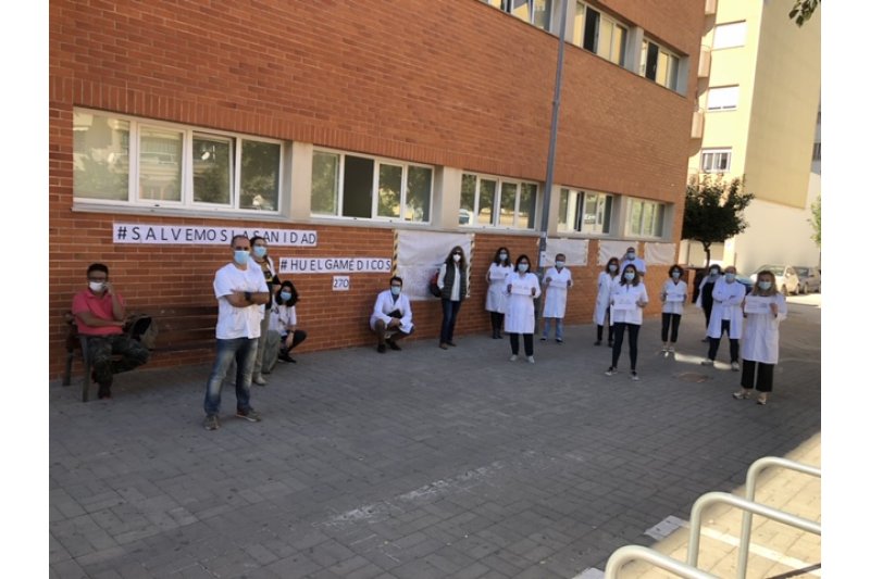 Los médicos inician una huelga indefinida para exigir mejores condiciones laborales  Los médicos inician una huelga indefinida para exigir mejores condiciones laborales